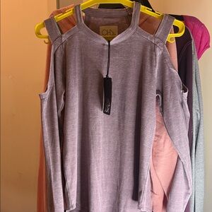 Women's Chaser Heathered Lavender Cold Shoulder Top NWT Size Medium